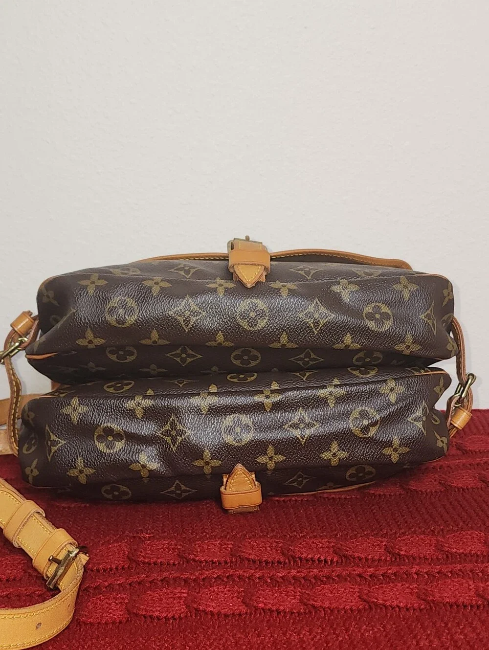 Louis Vuitton Authentic Vintage (34 Yrs.old) SAUMUR 30